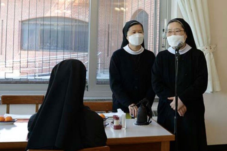 Prioress of the Seoul Priory’s Visit to the Daegu Priory House